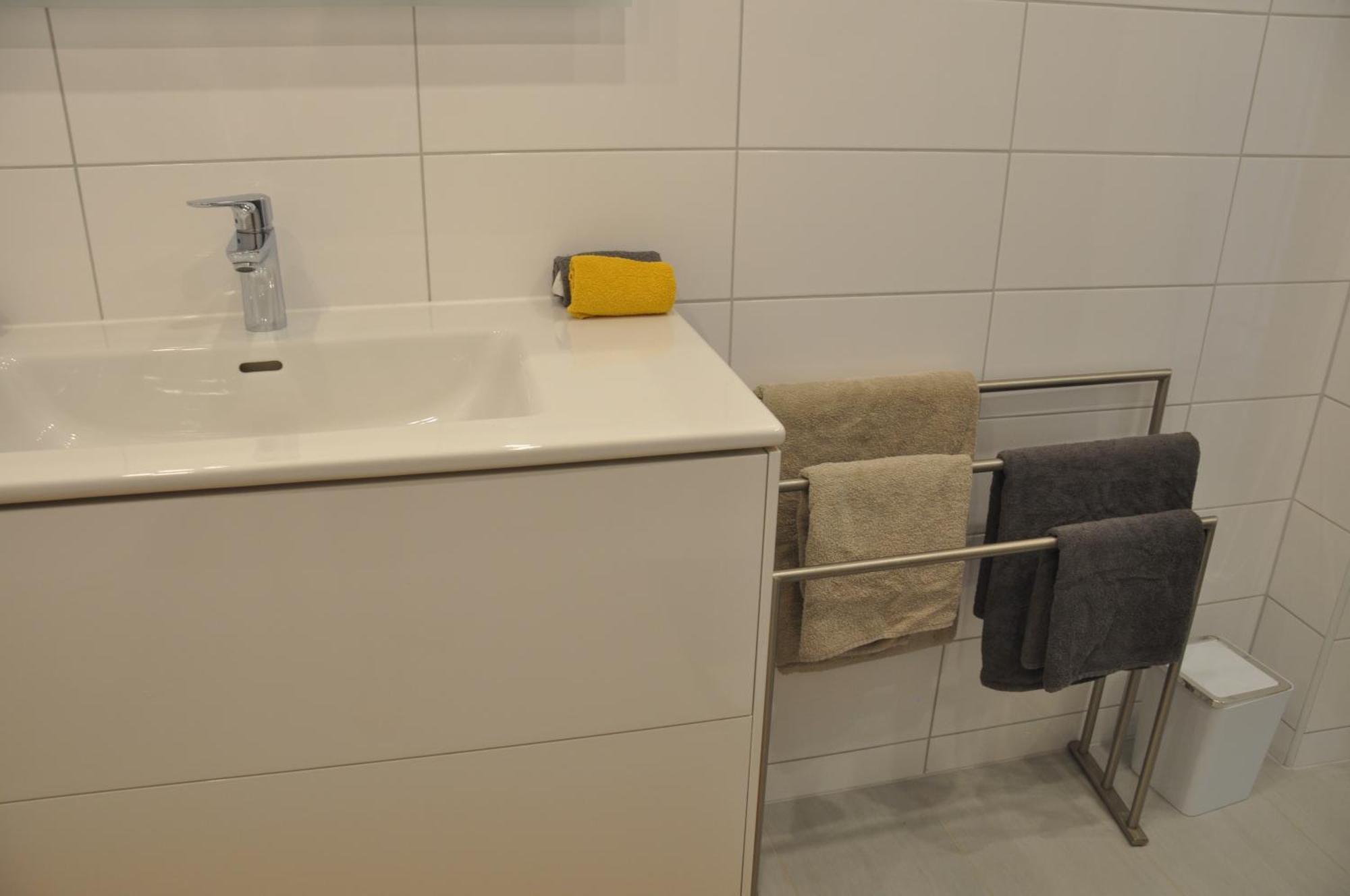 2-Zimmer Wohnung Mit Terrasse, Fernblick, Natur, Ruhig - Marburg Kültér fotó