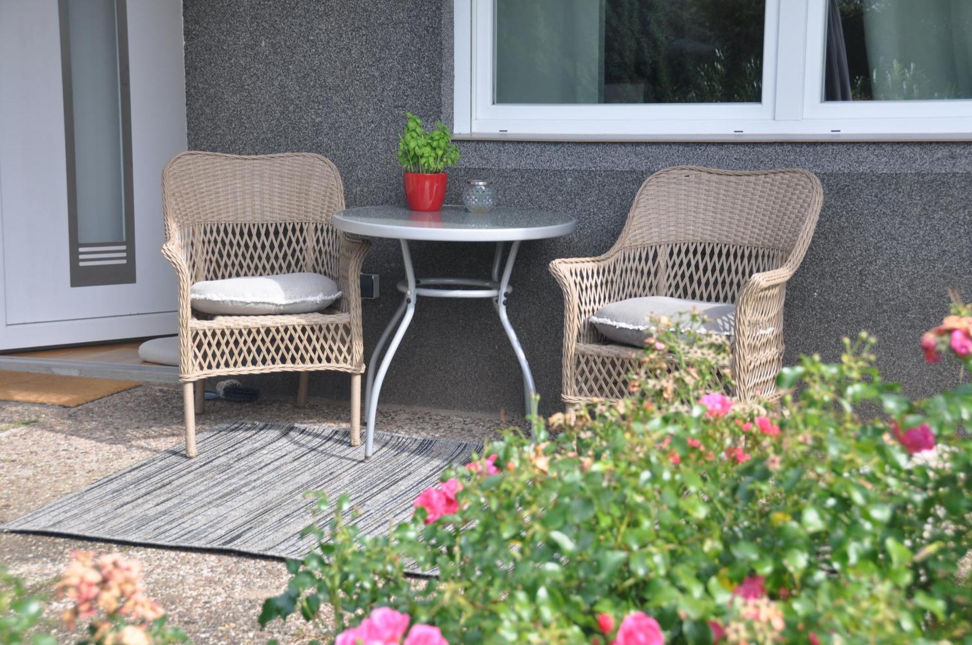 2-Zimmer Wohnung Mit Terrasse, Fernblick, Natur, Ruhig - Marburg Kültér fotó